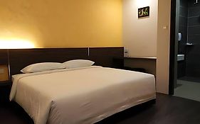 Pari Inn
